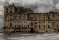 Maddalena. Occhi brillanti, anima nera. Maddalena. Occhi brillanti, anima nera.