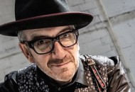 Elvis Costello debutta a Torino con il suo  "detour" solo show