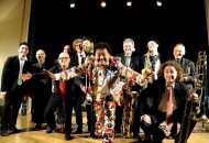 Mauro Ottolini e L'Orchestra Ottovolante sul palco dell'Ariston per Raphael Gualazzi