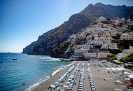 Consapevolezza, sostenibilità, gratitudine: Positano riparte da qui! Riaprono il Rada Beach Bistrot e il Fly Cocktail Bar Consapevolezza, sostenibilità, gratitudine: Positano riparte da qui! Riaprono il Rada Beach Bistrot e il Fly Cocktail Bar