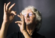 Vittorio De Scalzi. Ci lascia il leggendario fondatore dei New Trolls Vittorio De Scalzi. Ci lascia il leggendario fondatore dei New Trolls