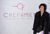 Corinne Cléry incanta alla serata romana di Chefamily e svela la partecipazione all’Isola dei Famosi