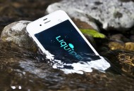 Smartphone sott'acqua con Liquipel
