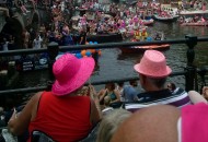 Gay Pride: Amsterdam si veste di nuovo di rosa